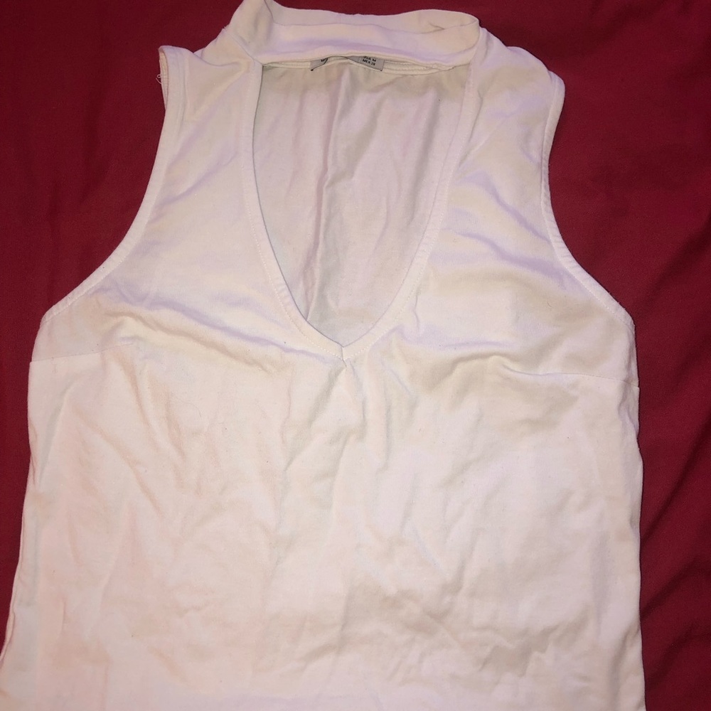 V crop top